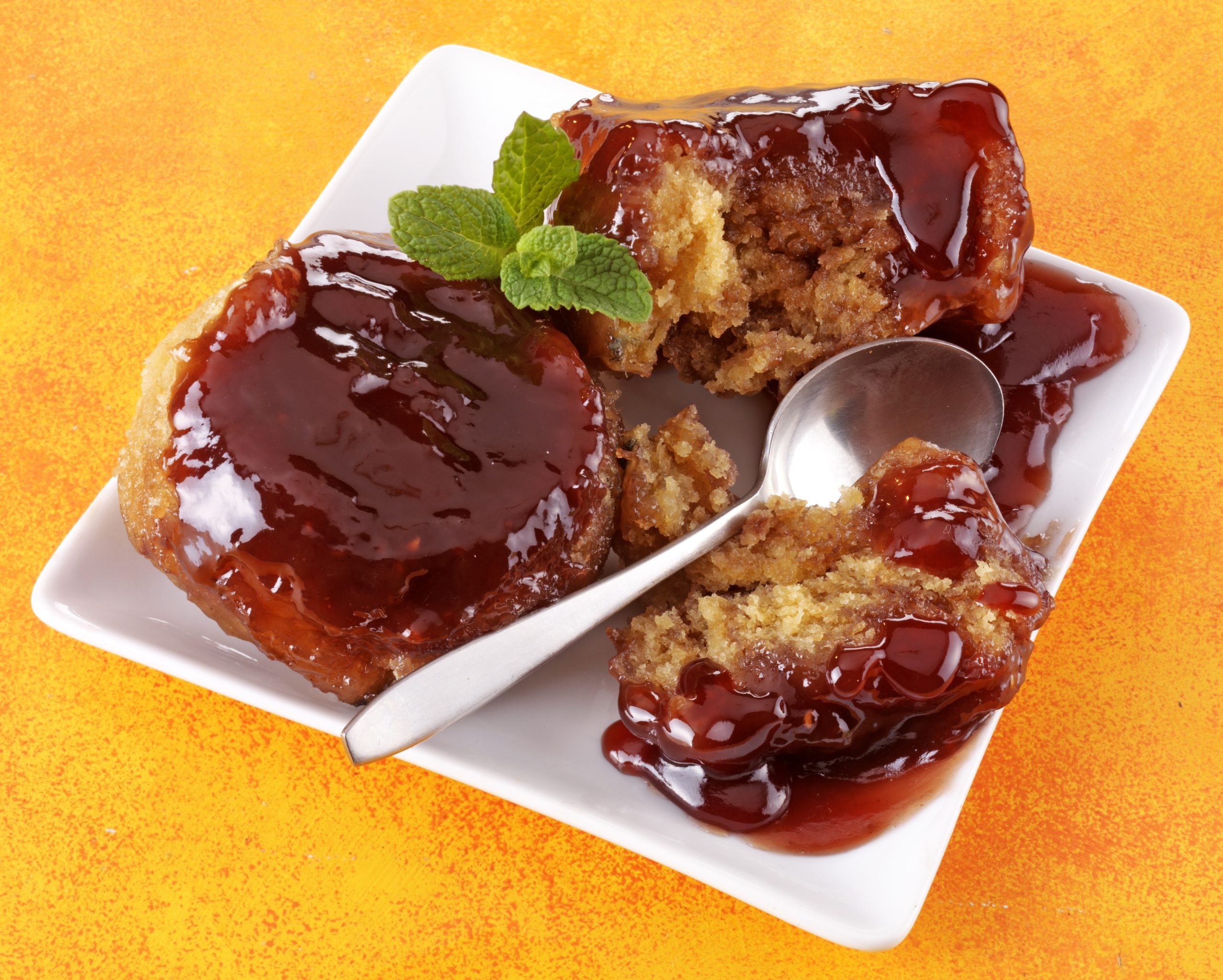 JAM ROLY POLY SPONGE SUET PUDDING